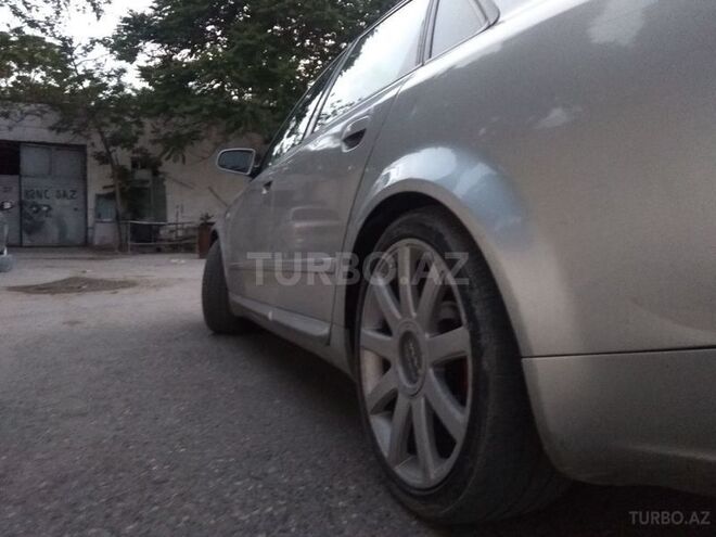 Audi A4 2004, 284,000 km - 1.8 l - Bakı