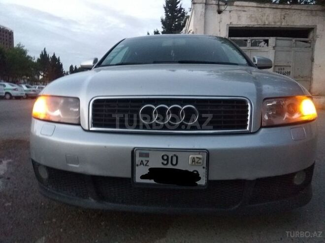 Audi A4 2004, 284,000 km - 1.8 l - Bakı