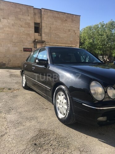 Mercedes E 240 2002, 217,000 km - 2.6 l - Sumqayıt
