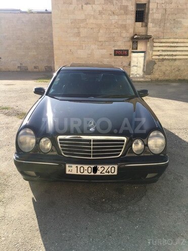 Mercedes E 240 2002, 217,000 km - 2.6 l - Sumqayıt