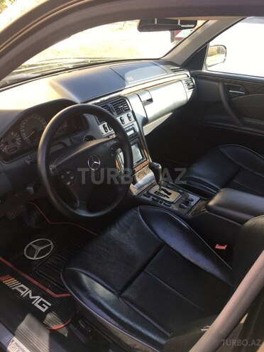 Mercedes E 240 2002, 217,000 km - 2.6 l - Sumqayıt