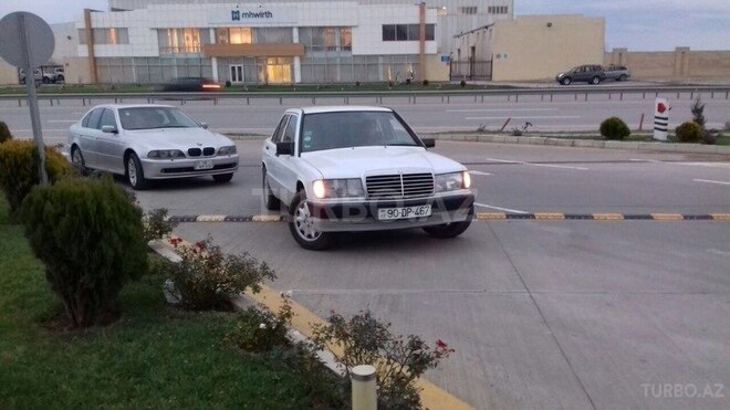 Mercedes 190 1990, 362,000 km - 1.8 л - Qusar