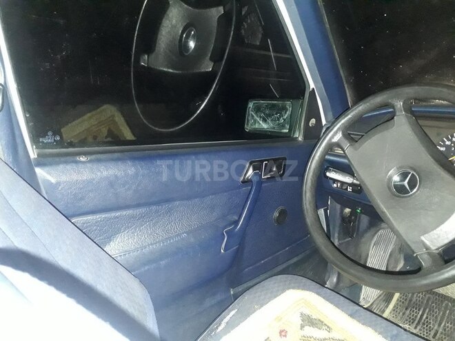Mercedes 190 1990, 362,000 km - 1.8 л - Qusar