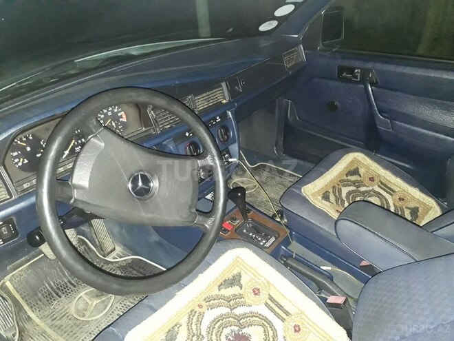 Mercedes 190 1990, 362,000 km - 1.8 л - Qusar