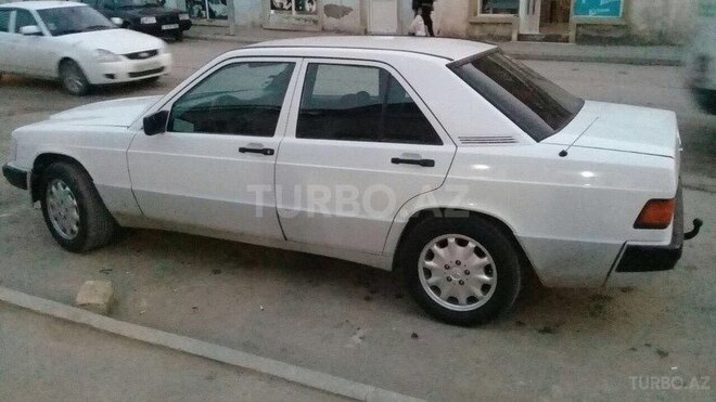 Mercedes 190 1990, 362,000 km - 1.8 л - Qusar