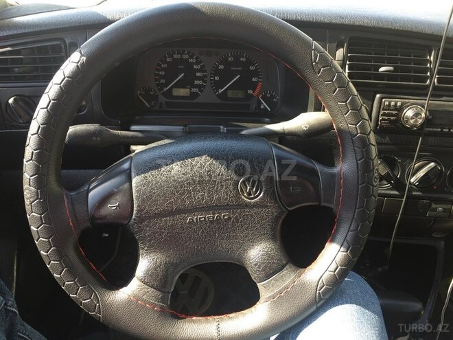 Volkswagen Golf 1996, 292,000 km - 1.8 l - Sumqayıt
