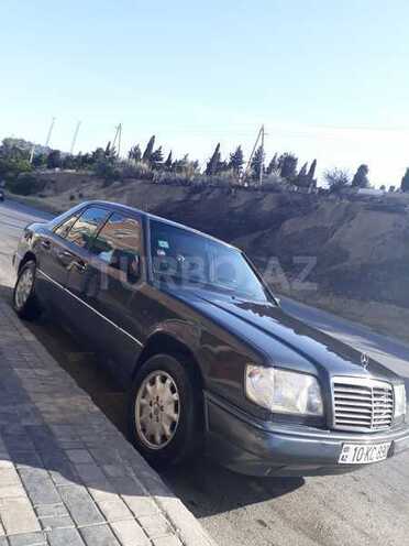 Mercedes E 220 1995, 278,000 km - 2.2 l - Bakı