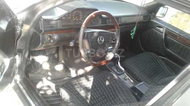 Mercedes E 220 1995, 278,000 km - 2.2 l - Bakı