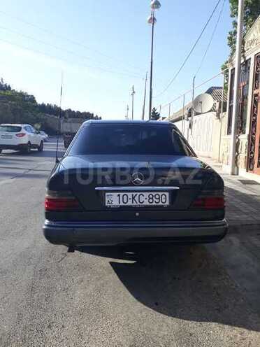 Mercedes E 220 1995, 278,000 km - 2.2 l - Bakı