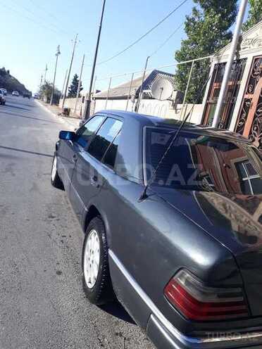 Mercedes E 220 1995, 278,000 km - 2.2 l - Bakı