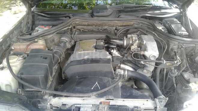 Mercedes E 220 1995, 278,000 km - 2.2 l - Bakı