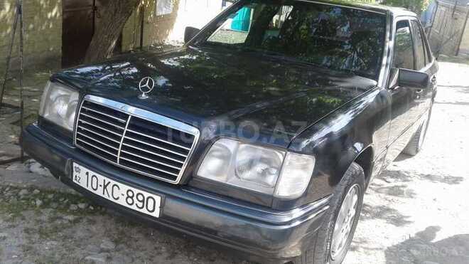 Mercedes E 220 1995, 278,000 km - 2.2 l - Bakı