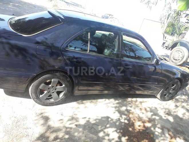 Mercedes E 220 2000, 250,000 km - 2.2 л - Bakı