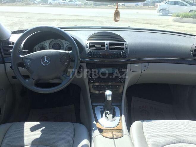 Mercedes E 240 2002, 246,000 km - 2.6 l - Bakı