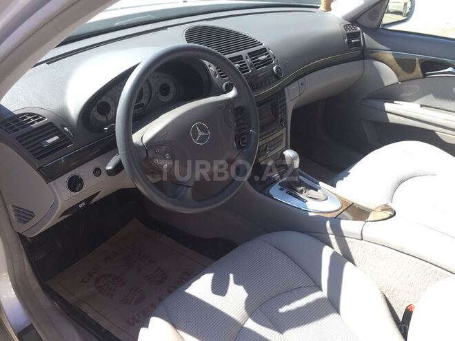 Mercedes E 240 2002, 246,000 km - 2.6 l - Bakı