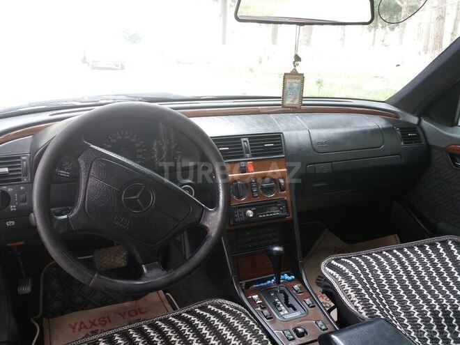 Mercedes C 220 1994, 275,000 km - 2.2 l - Sumqayıt