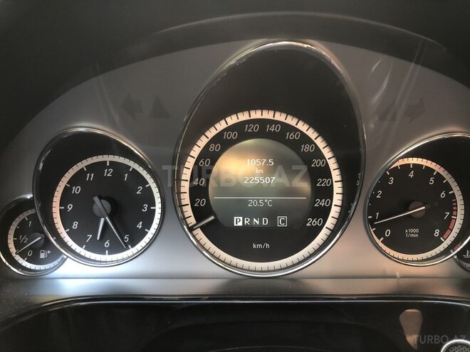 Mercedes E 250 2009, 226,000 km - 1.8 l - Bakı