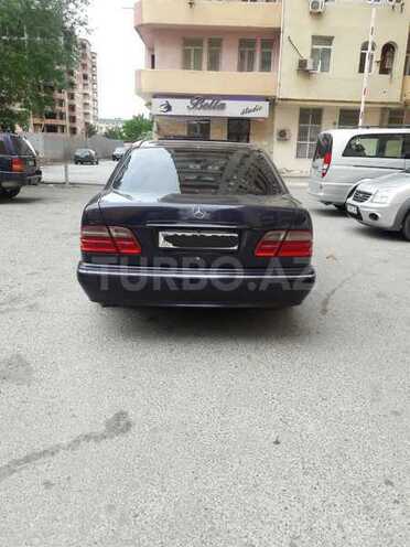 Mercedes E 220 2000, 294,000 km - 2.2 l - Bakı