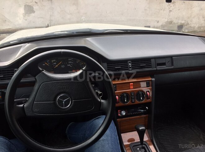 Mercedes E 200 1992, 280,000 km - 2.0 l - Bakı