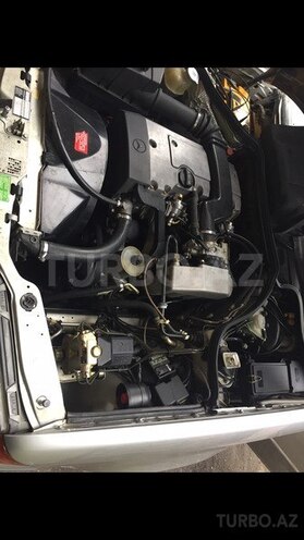 Mercedes E 200 1992, 280,000 km - 2.0 l - Bakı