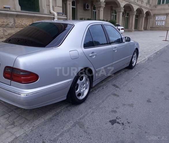 Mercedes E 220 2001, 310,000 km - 2.2 л - Bakı