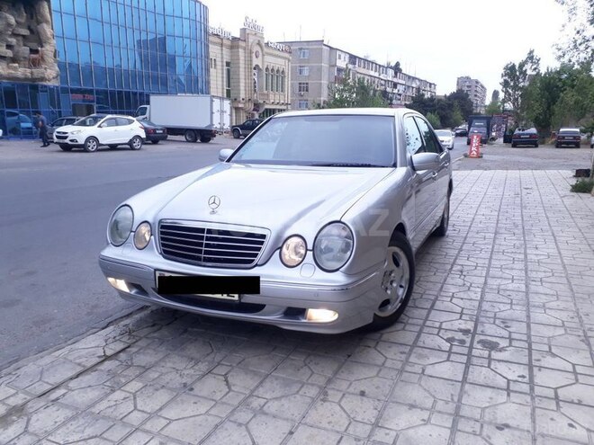 Mercedes E 220 2001, 310,000 km - 2.2 л - Bakı