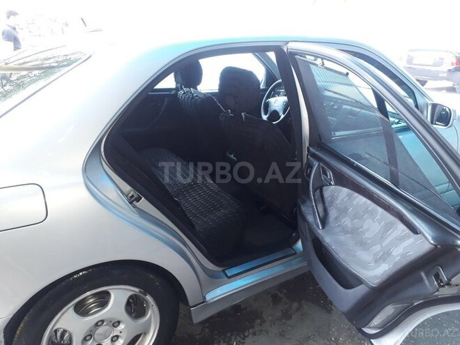 Mercedes E 220 2001, 310,000 km - 2.2 л - Bakı