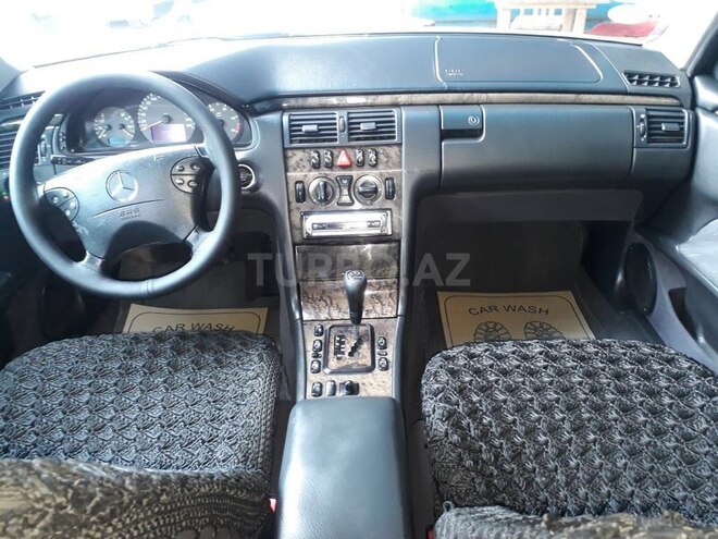 Mercedes E 220 2001, 310,000 km - 2.2 л - Bakı