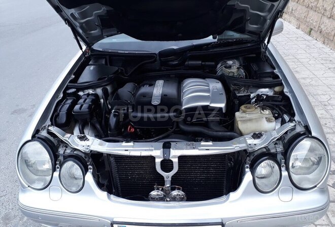 Mercedes E 220 2001, 310,000 km - 2.2 л - Bakı