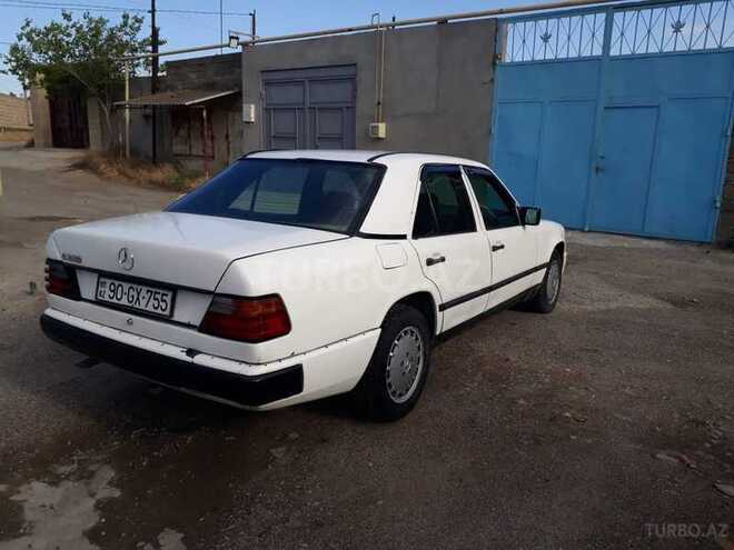 Mercedes E 200 1989, 352,000 km - 0.2 l - Bakı