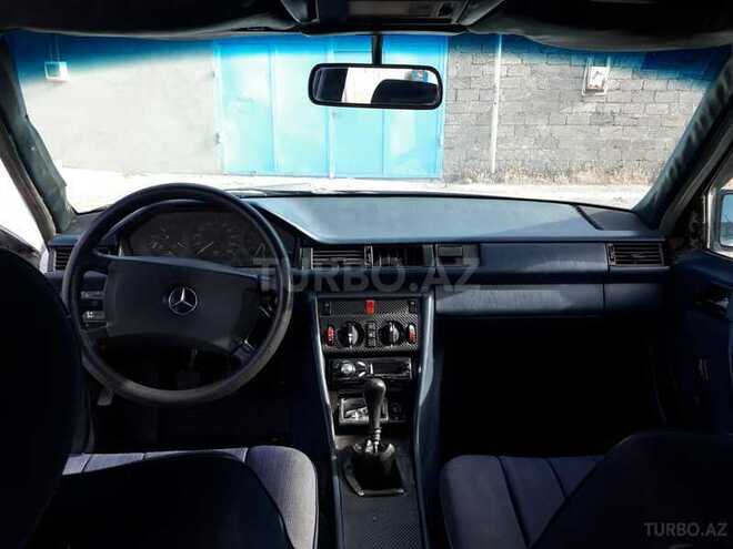 Mercedes E 200 1989, 352,000 km - 0.2 l - Bakı