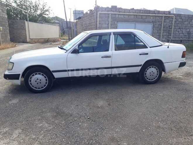 Mercedes E 200 1989, 352,000 km - 0.2 l - Bakı