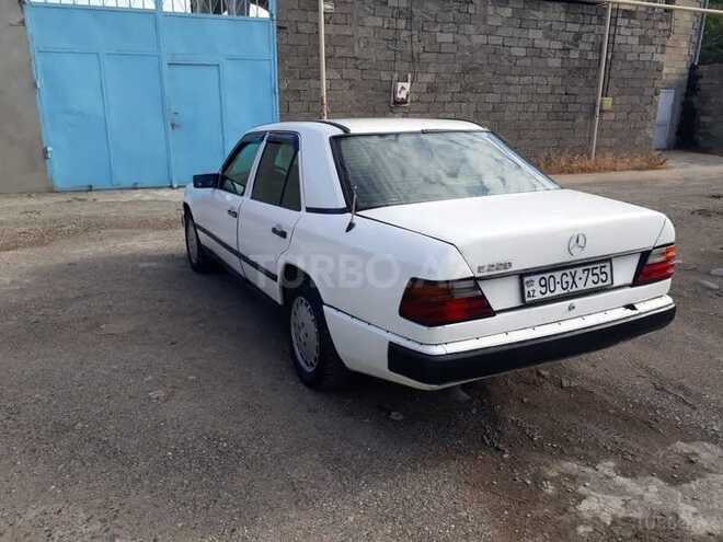 Mercedes E 200 1989, 352,000 km - 0.2 l - Bakı