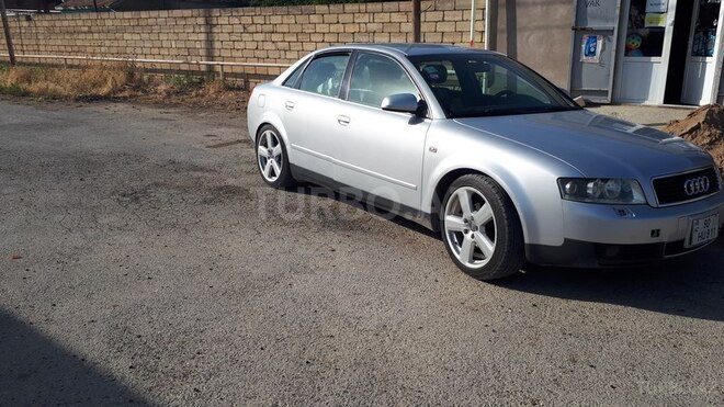 Audi A4 2002, 300,000 km - 2.0 l - Bakı