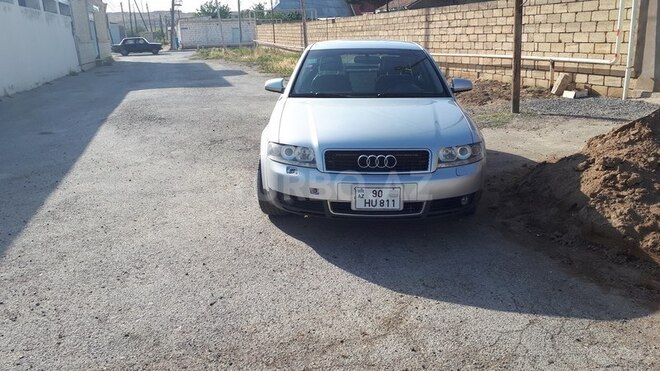 Audi A4 2002, 300,000 km - 2.0 l - Bakı