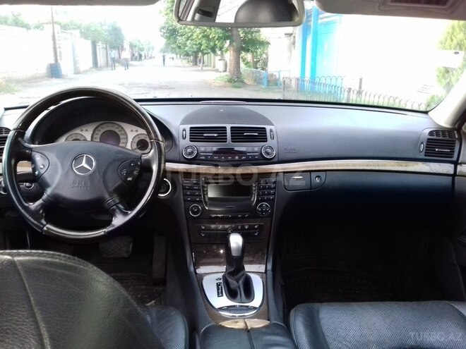 Mercedes E 220 2002, 280,000 km - 2.2 l - Yevlax