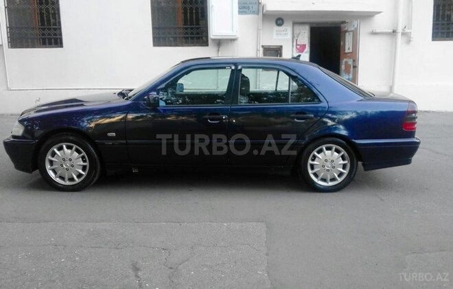Mercedes C 180 1999, 327,000 km - 1.8 л - Bakı
