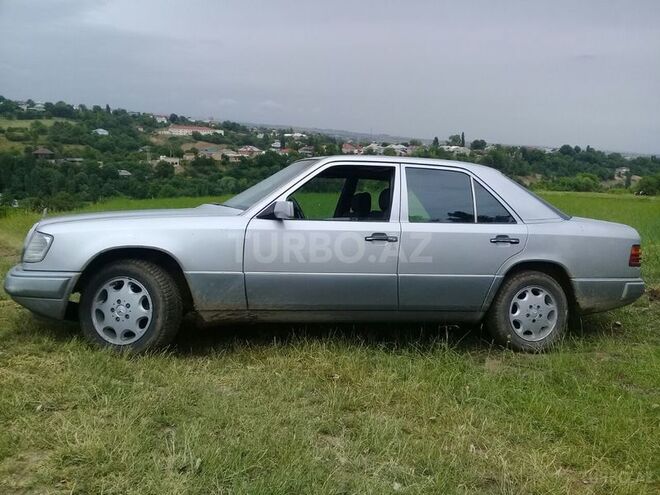 Mercedes E 200 1995, 190,000 km - 2.0 l - Sumqayıt