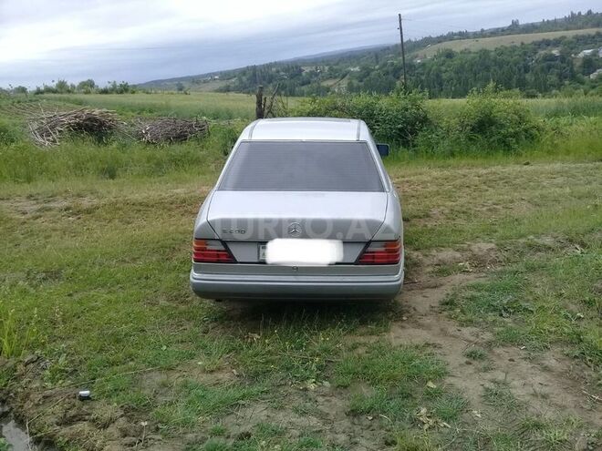 Mercedes E 200 1995, 190,000 km - 2.0 l - Sumqayıt