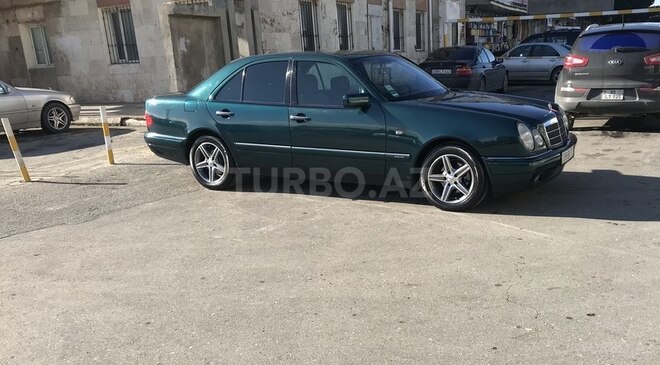 Mercedes E 230 1998, 261,577 km - 2.3 l - Bakı