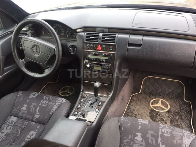 Mercedes E 240 1997, 283,000 km - 2.4 l - Bakı