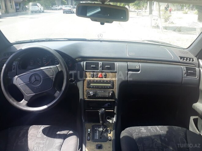 Mercedes E 230 1996, 234,561 km - 2.3 л - Sumqayıt