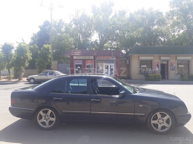 Mercedes E 230 1996, 234,561 km - 2.3 л - Sumqayıt