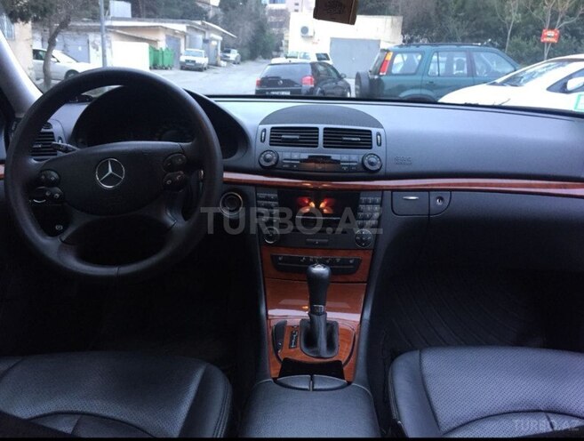 Mercedes E 220 2006, 220,000 km - 2.2 l - Bakı