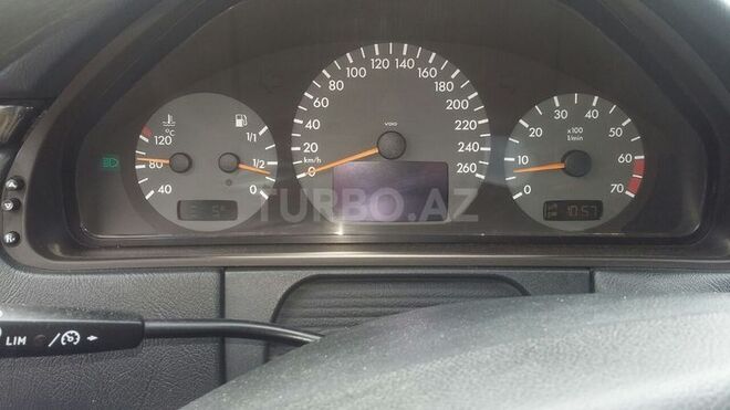 Mercedes E 240 2000, 217,000 km - 2.6 l - Bakı
