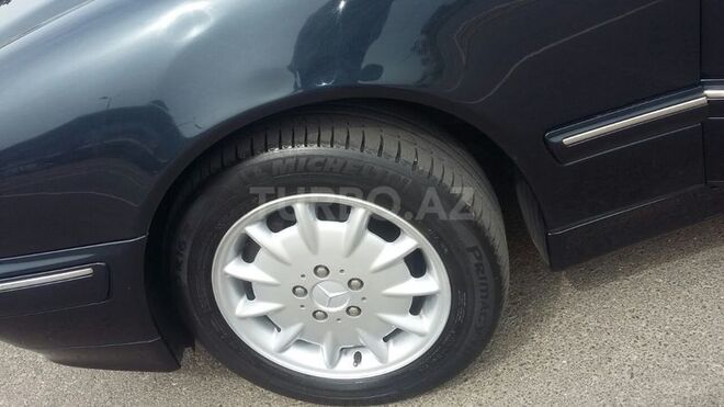 Mercedes E 240 2000, 217,000 km - 2.6 l - Bakı