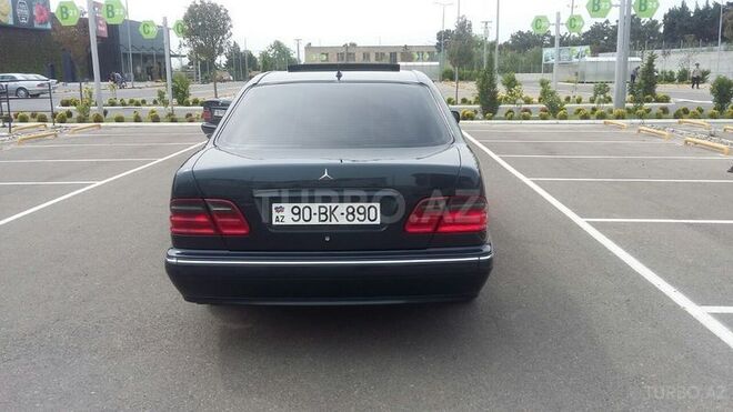 Mercedes E 240 2000, 217,000 km - 2.6 l - Bakı
