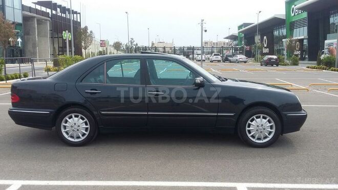 Mercedes E 240 2000, 217,000 km - 2.6 l - Bakı