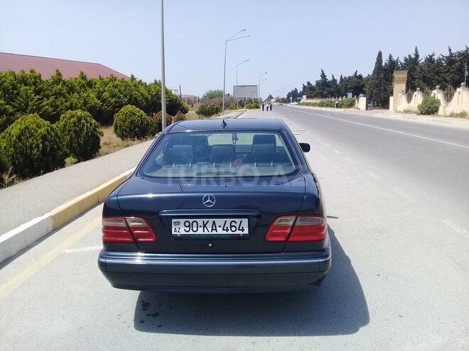 Mercedes E 240 2000, 281,000 km - 2.6 л - Bakı