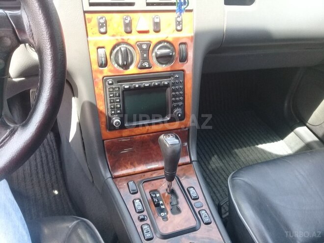 Mercedes E 240 2000, 281,000 km - 2.6 л - Bakı